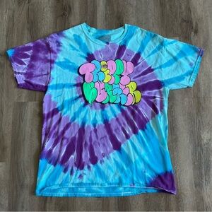 Trippy Burger Shirt Men’s Size M Graffiti Letters Spell Out Tie-Dye Blue Purple